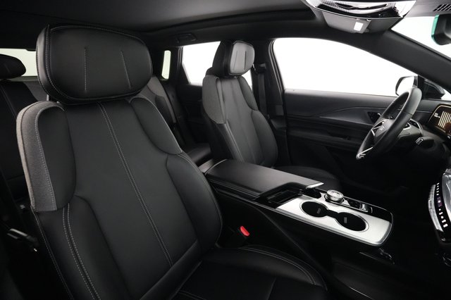 2024 Cadillac Lyriq — photo 17 of 23