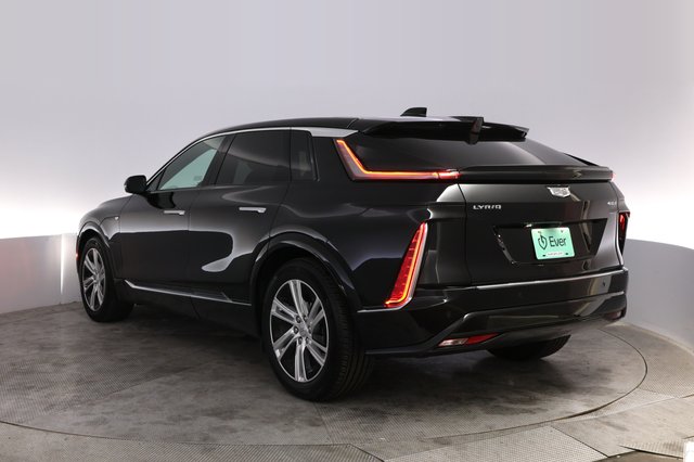 2024 Cadillac Lyriq — photo 13 of 23