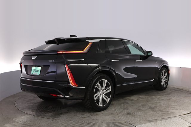 2024 Cadillac Lyriq — photo 2 of 23