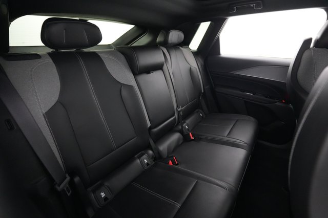 2024 Cadillac Lyriq — photo 4 of 23