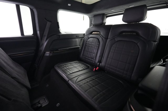 2025 Rivian R1S — photo 20 of 24