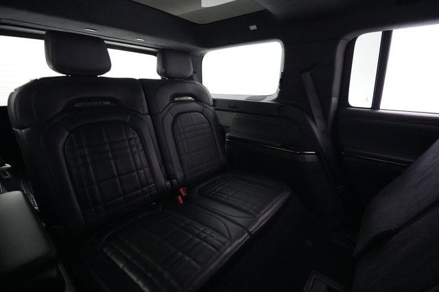 2025 Rivian R1S — photo 21 of 24