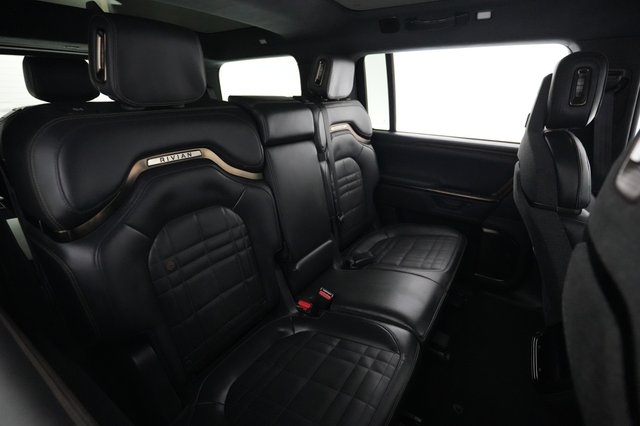 2025 Rivian R1S — photo 4 of 24