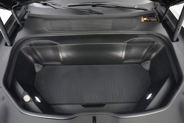 2025 Rivian R1S — photo 22 of 24