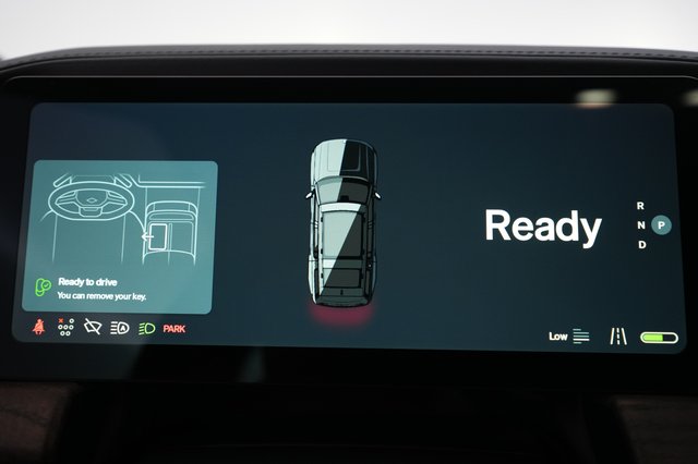 2025 Rivian R1S — photo 23 of 24