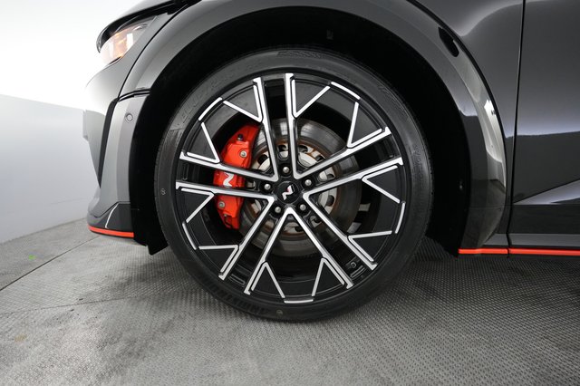 2025 Hyundai IONIQ 5 — photo 15 of 22