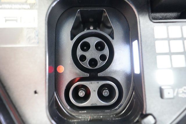 2025 Hyundai IONIQ 5 — photo 8 of 22
