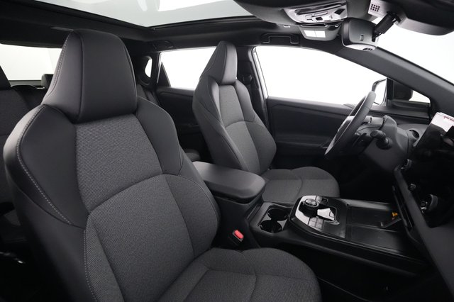 2026 Toyota bZ — photo 18 of 20