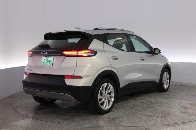 2022 Chevrolet Bolt EUV — photo 2 of 21