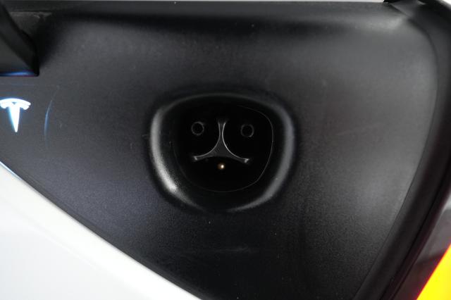 2022 Tesla Model Y — photo 8 of 23