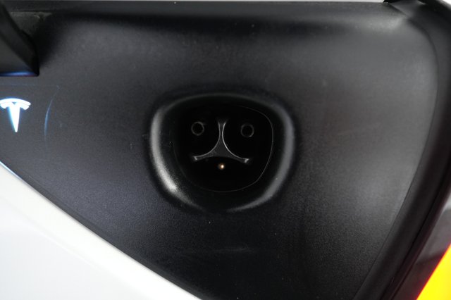 2022 Tesla Model Y — photo 8 of 23