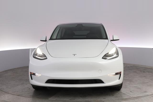 2022 Tesla Model Y — photo 9 of 23