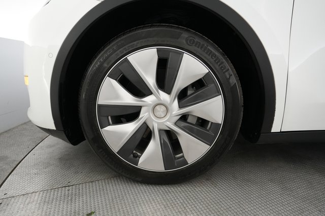 2022 Tesla Model Y — photo 15 of 23