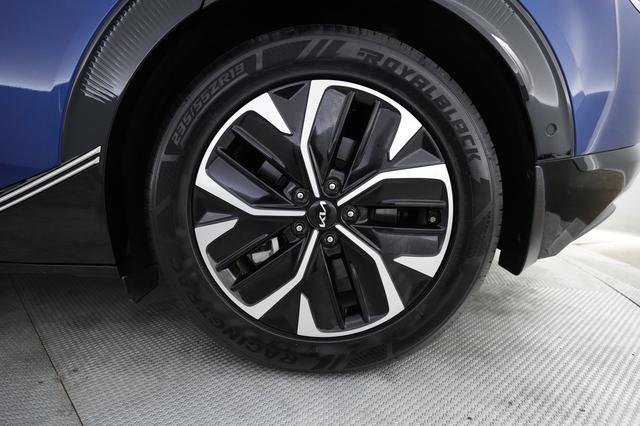 2022 Kia EV6 — photo 7 of 27