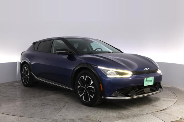 2022 Kia EV6 — photo 10 of 27