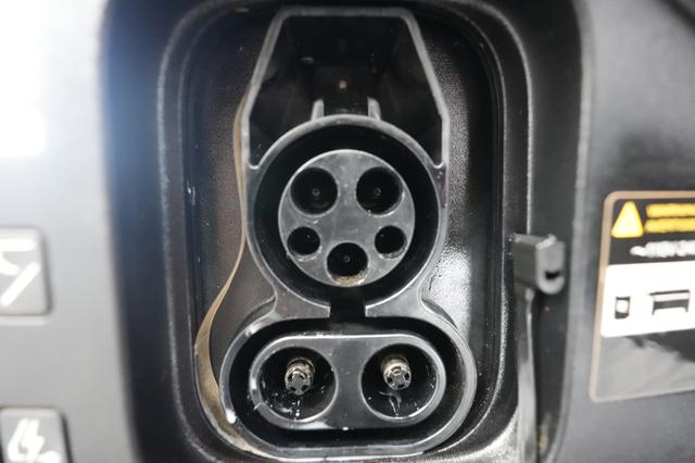 2022 Kia EV6 — photo 8 of 27