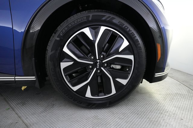 2022 Kia EV6 — photo 16 of 27