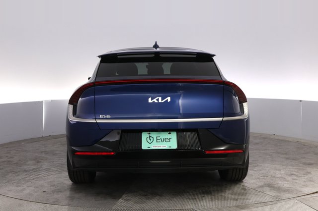 2022 Kia EV6 — photo 12 of 27