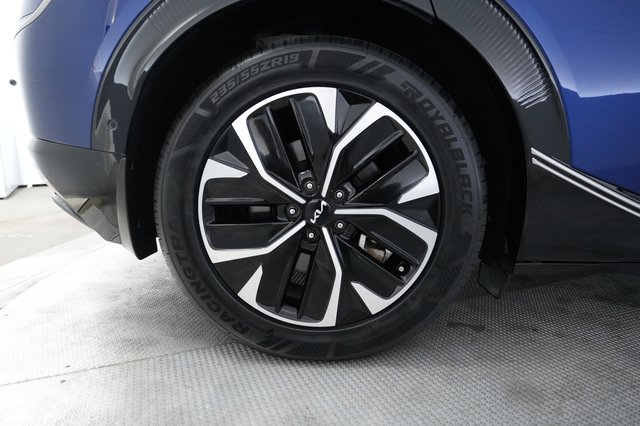 2022 Kia EV6 — photo 17 of 27