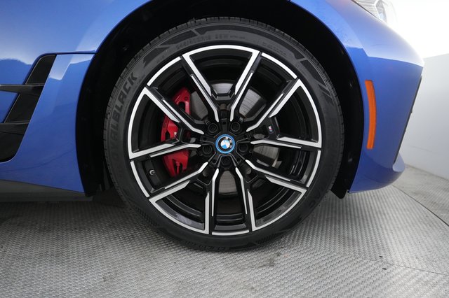 2023 BMW i4 — photo 16 of 20
