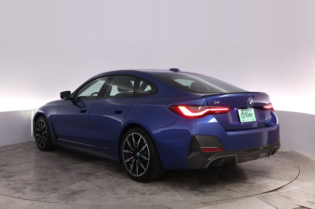 2023 BMW i4 — photo 13 of 20