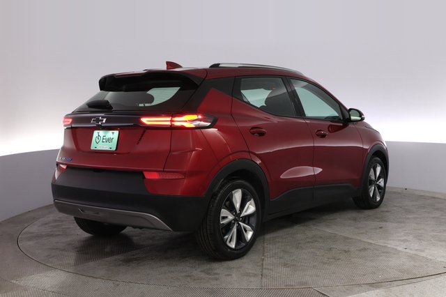 2023 Chevrolet Bolt EUV — photo 2 of 24