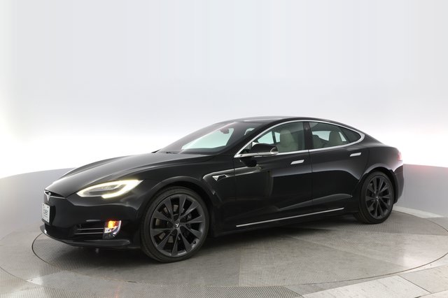 2021 Tesla Model S — photo 12 of 22