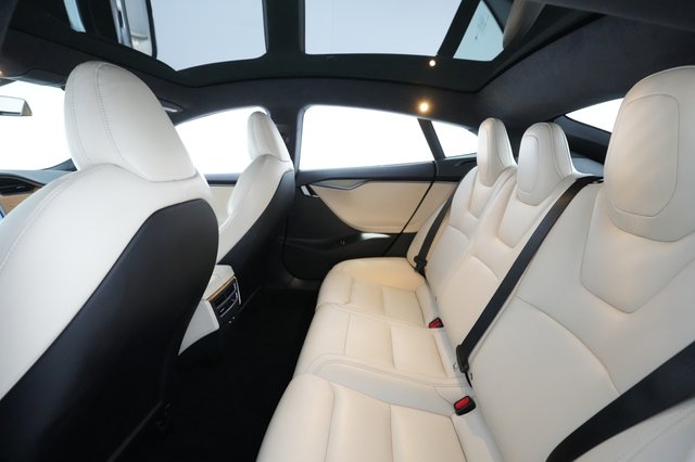 2021 Tesla Model S — photo 14 of 22