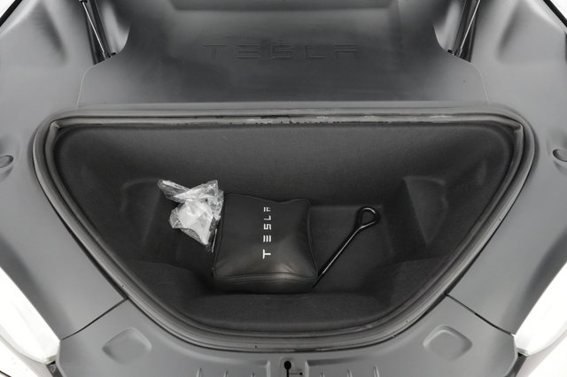 2021 Tesla Model S — photo 18 of 22