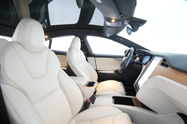2021 Tesla Model S — photo 15 of 22