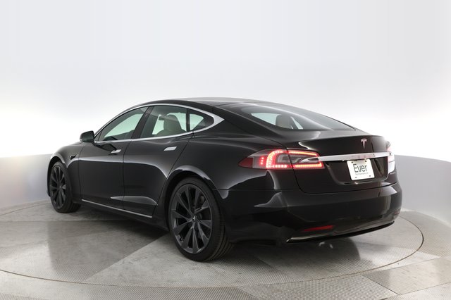 2021 Tesla Model S — photo 11 of 22