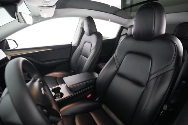 2023 Tesla Model Y — photo 3 of 26