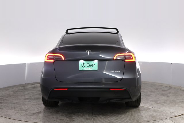 2023 Tesla Model Y — photo 12 of 26