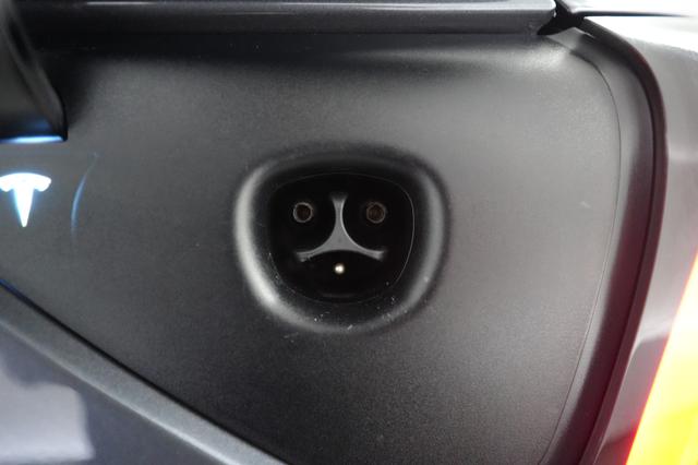 2023 Tesla Model Y — photo 8 of 26