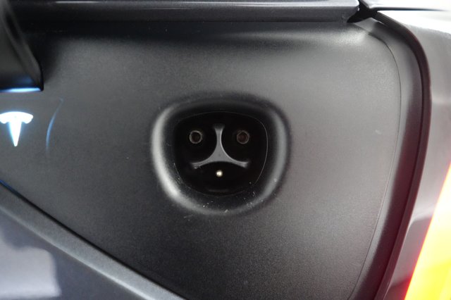 2023 Tesla Model Y — photo 8 of 26