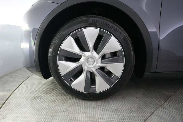2023 Tesla Model Y — photo 15 of 26