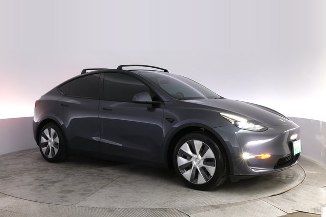 2023 Tesla Model Y — photo 11 of 26
