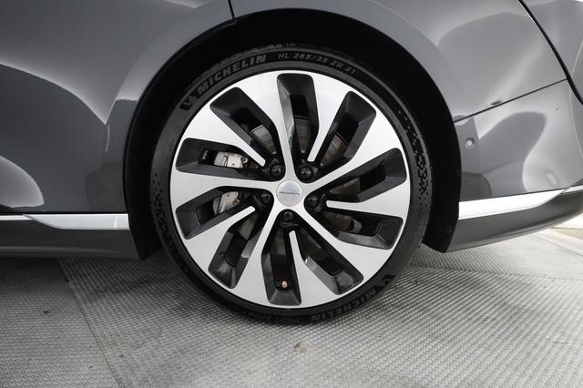 2023 Lucid Air — photo 7 of 26