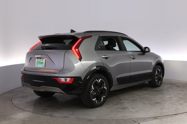 2024 Kia Niro EV — photo 2 of 31