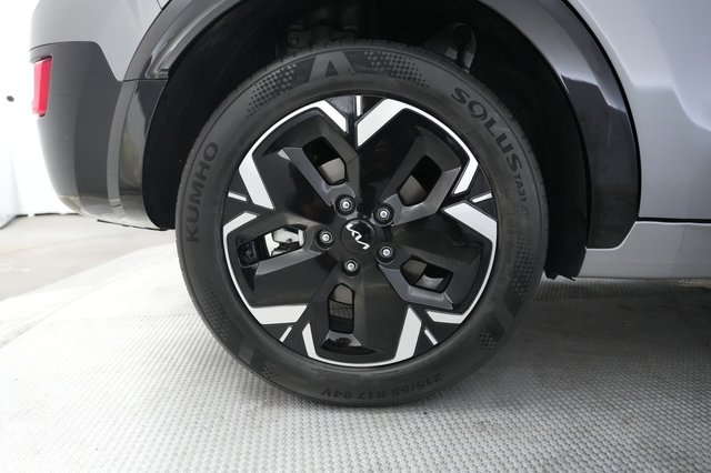 2024 Kia Niro EV — photo 17 of 31
