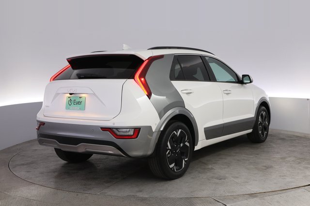 2024 Kia Niro EV — photo 2 of 25