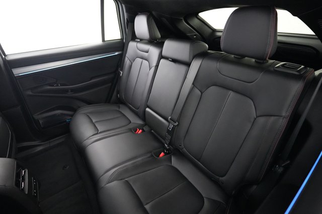 2024 Jeep Wagoneer S — photo 19 of 25