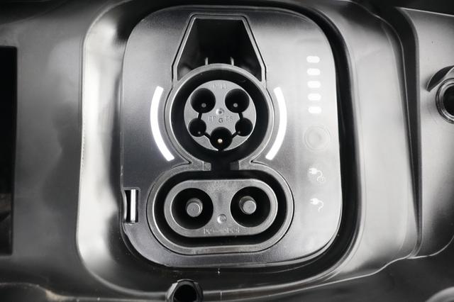 2024 Jeep Wagoneer S — photo 8 of 25
