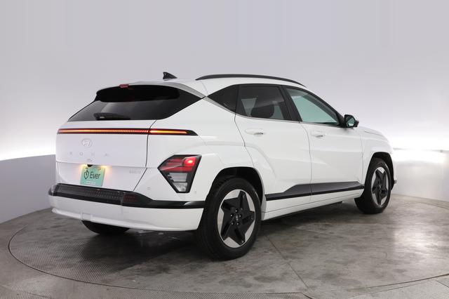 2024 Hyundai Kona Electric — photo 2 of 23