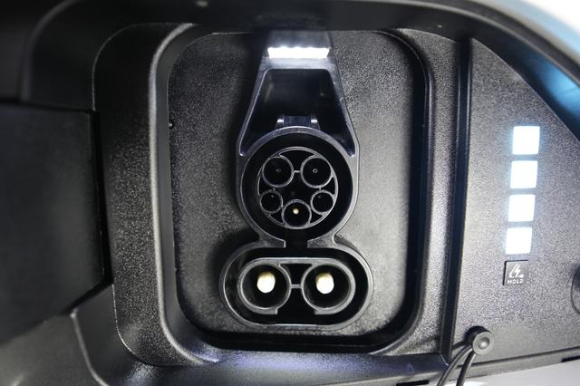 2024 Hyundai Kona Electric — photo 8 of 23
