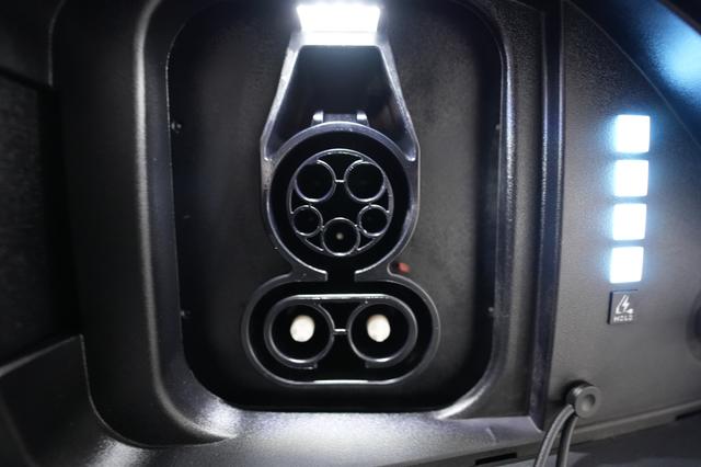 2024 Hyundai Kona Electric — photo 8 of 26
