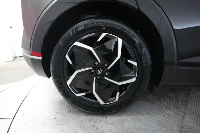2024 Hyundai IONIQ 5 — photo 17 of 23