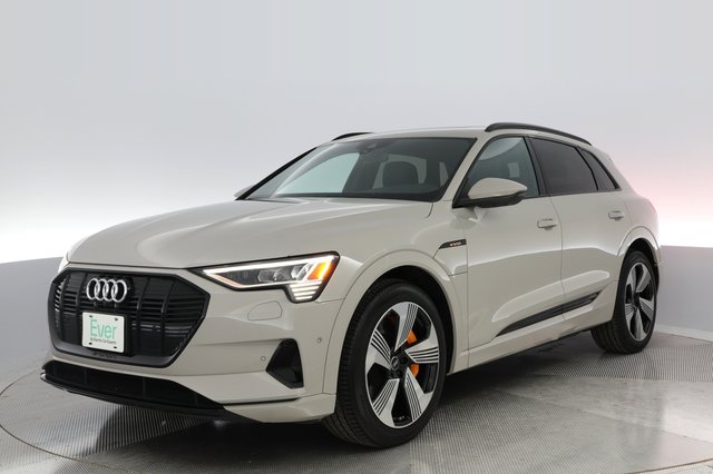 2022 Audi e-tron — photo 2 of 20