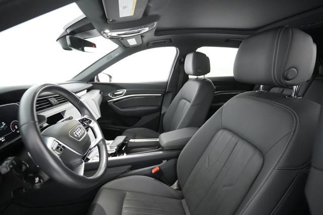 2022 Audi e-tron — photo 9 of 20