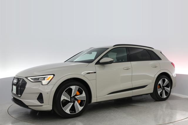 2022 Audi e-tron — photo 8 of 20